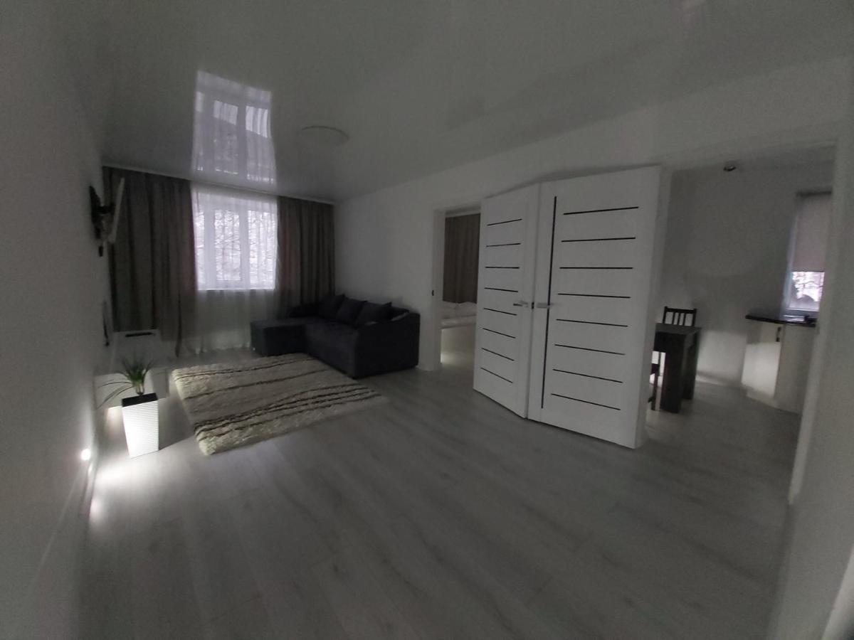 2-Х Комнатная Квартира Taraz Exteriér fotografie